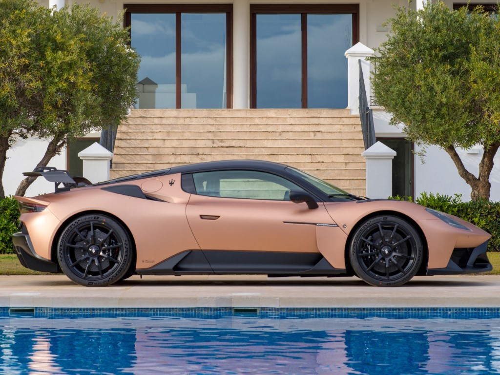 Maserati MC20 GT2 Stradale